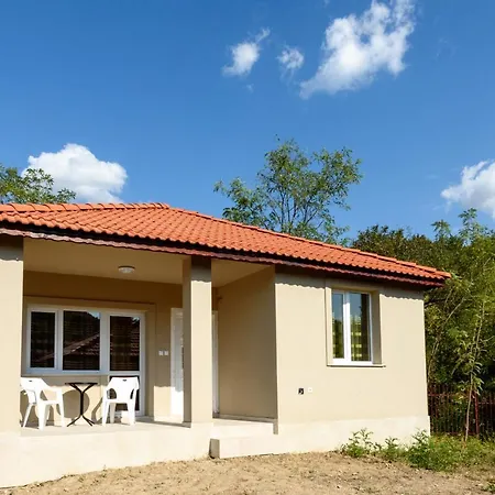 комплекс Magic Life Къща за гости Vishna